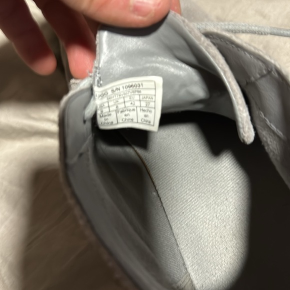 Cole Haan Chukka Boot Grey Suede. Size 9. Great condition. Will ship asap - Picture 3 of 3